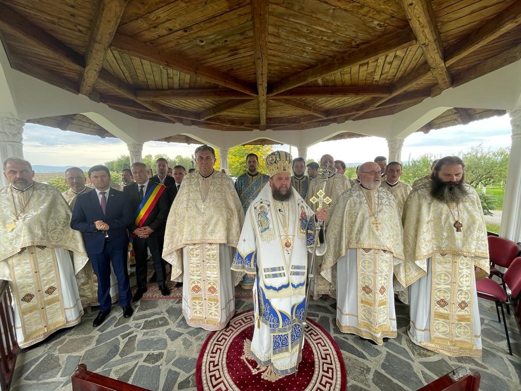 Slujbă Arhierească la Mănăstirea „Acoperământul Macii Domnului” Lunca Apei