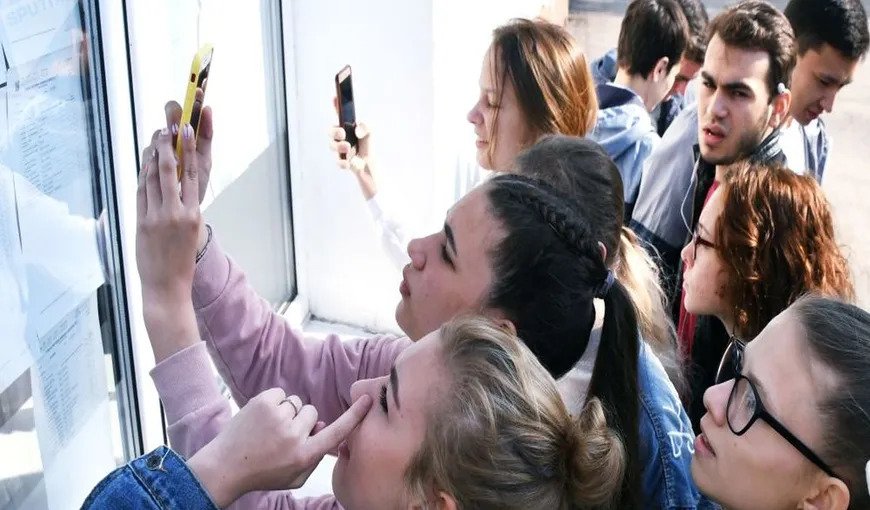 Revin examenele de admitere în liceu