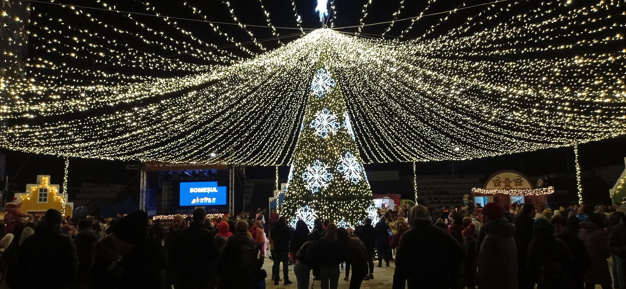 Oficial, s-a deschis Târgul de Crăciun din Satu Mare