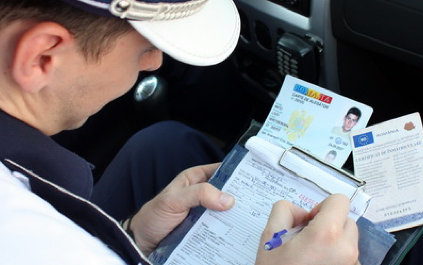 Conducător auto surprins de polițiști având dreptul de a conduce suspendat