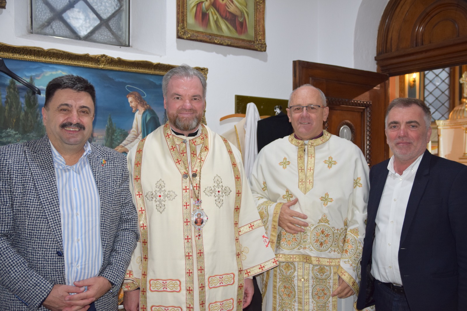 Sărbătoare. Episcopul Vasile Bizău la hramul Catedralei greco -catolice din Satu Mare