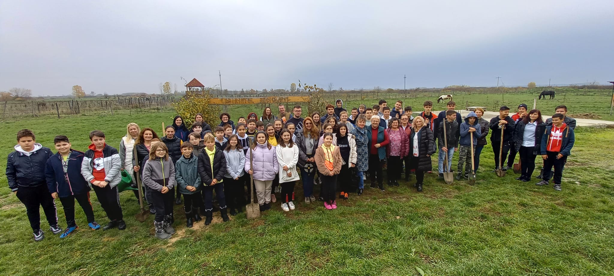 Plantări de arbori, acțiune organizată de Asociația Ecologică şi Umanitară ”Copacul vieții” în parteneriat cu Direcţia Silvică și Centrul de Recreere ”Kentaur”