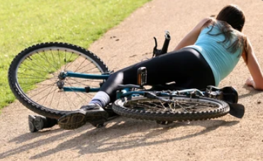 A picat de pe bicicletă și s-a ales cu dosar penal