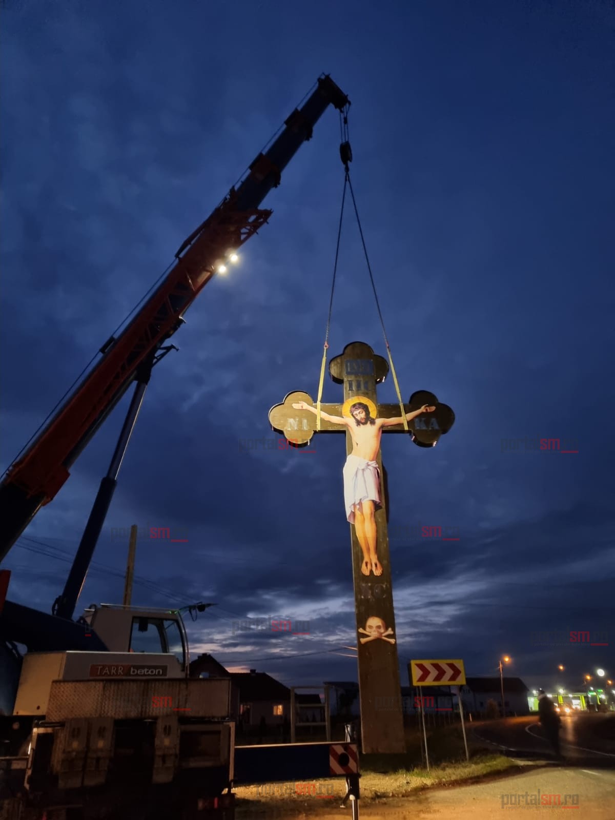 Cruce uriaşă la intrarea în Ardud, ridicată de un credincios ce a trecut prin boală