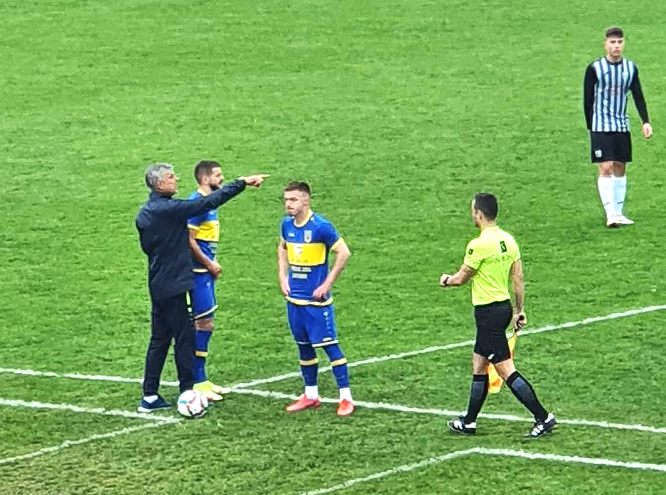 Victoria speră să bată Lotus Felix, CSM Olimpia merge pe terenul satelitului de la CFR Cluj