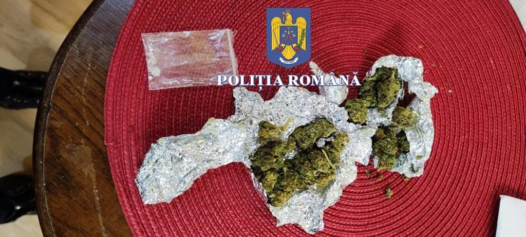 CRUNT. BESTIE  cu chip de om!!!