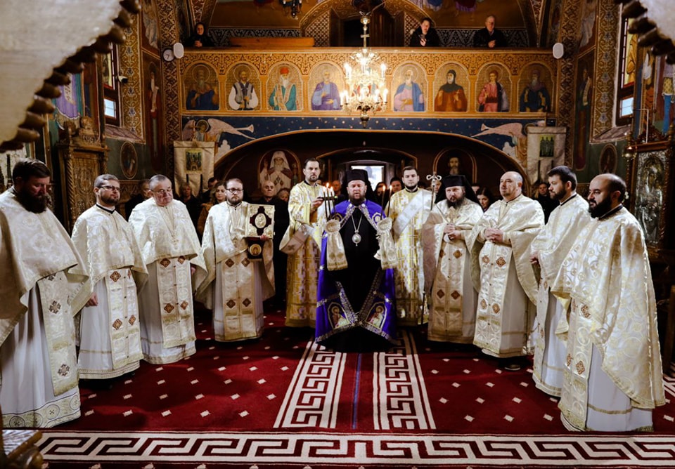 FOTOGALERIE. Slujbă Arhierească în Țara Oașului