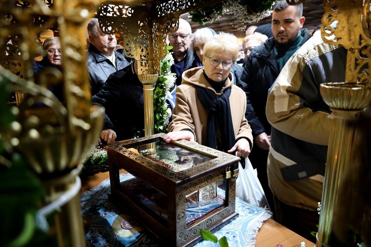 Cinstitul Brâu al Maicii Domnului întâmpinat la Parohia Ortodoxă „Sfinții Împărați Constantin și Elena”