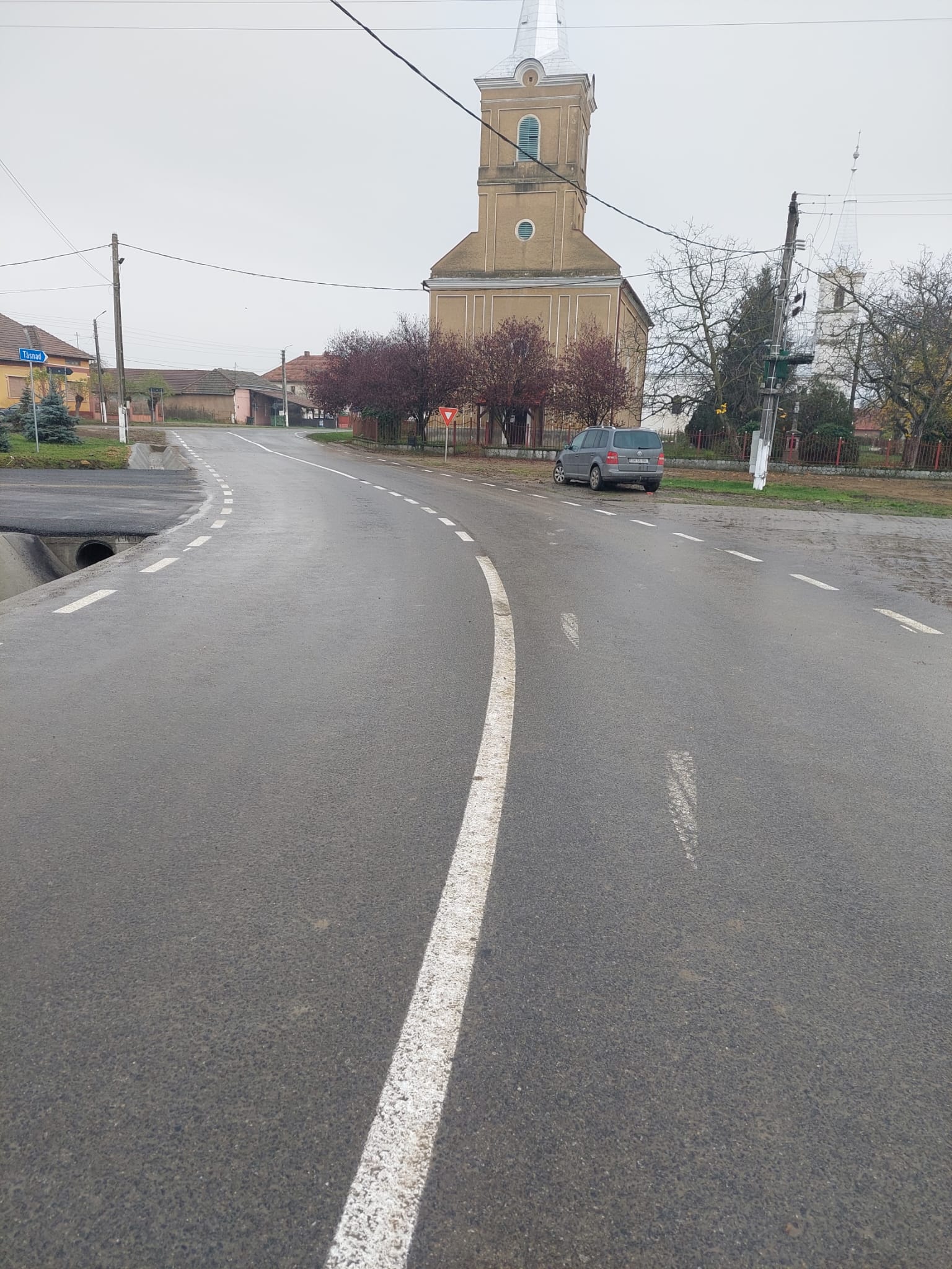 Lucrările de modernizare a drumului județean DJ 195B Vraja Crasnei -  Craidorolț se apropie de finalizare