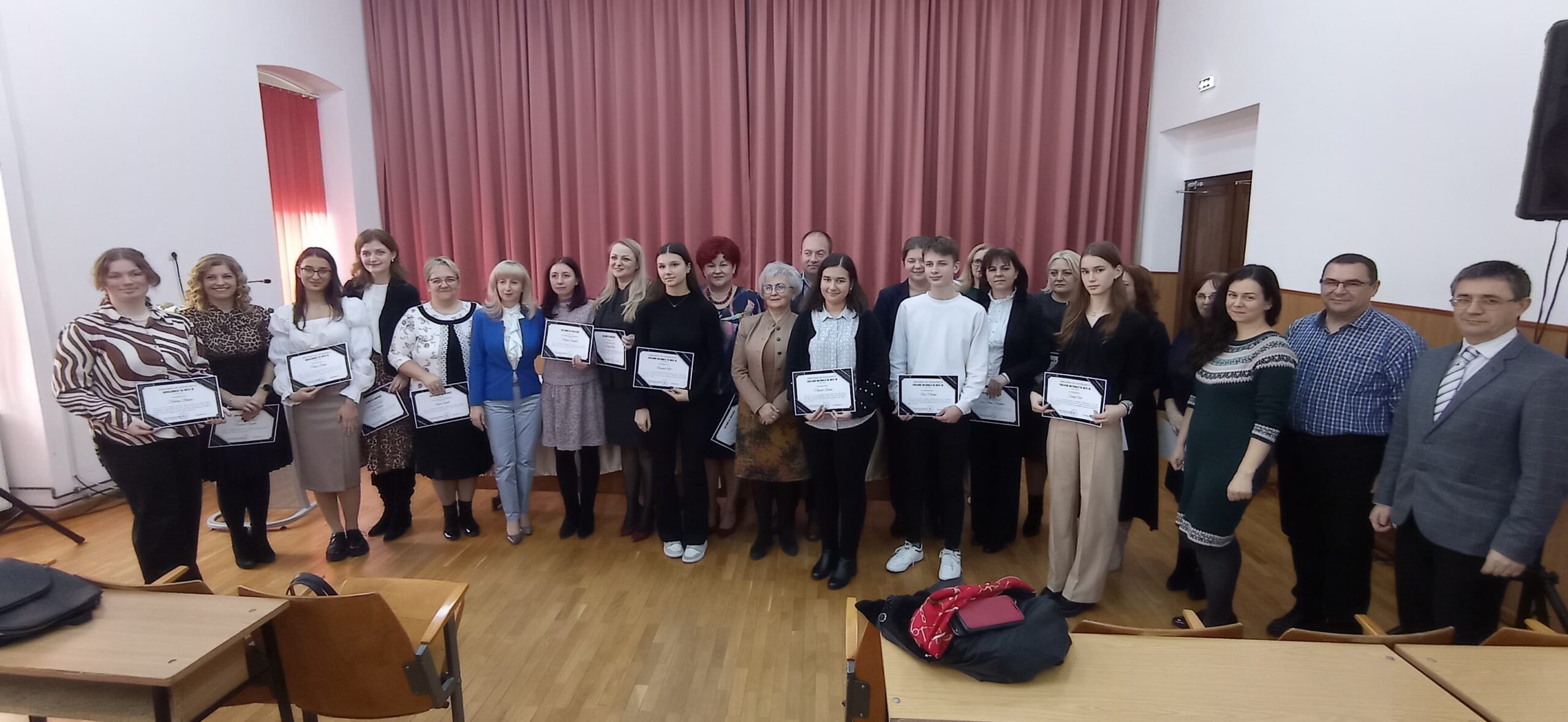 VIDEO/FOTO. FELICITĂRI. Excelența, PREMIATĂ la Satu Mare. Elevii de ZECE ai județului