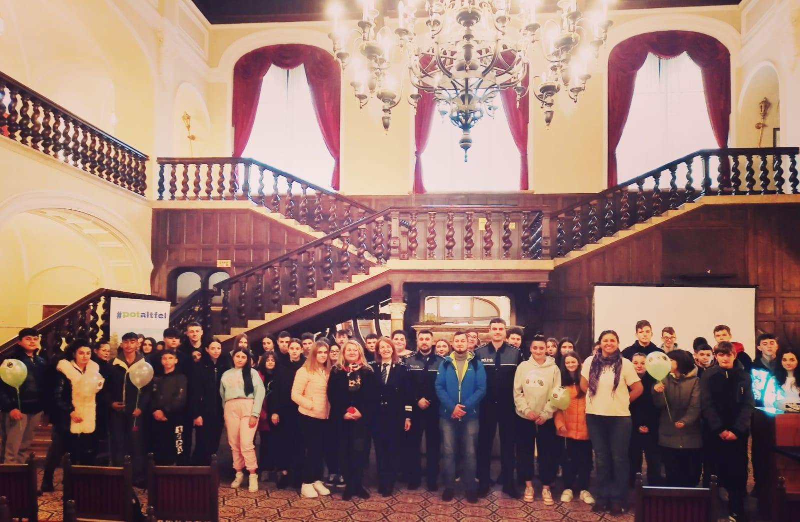 Peste 450 de elevi din 5 unități de învățământ careiene s-au informat despre pericolul drogurilor