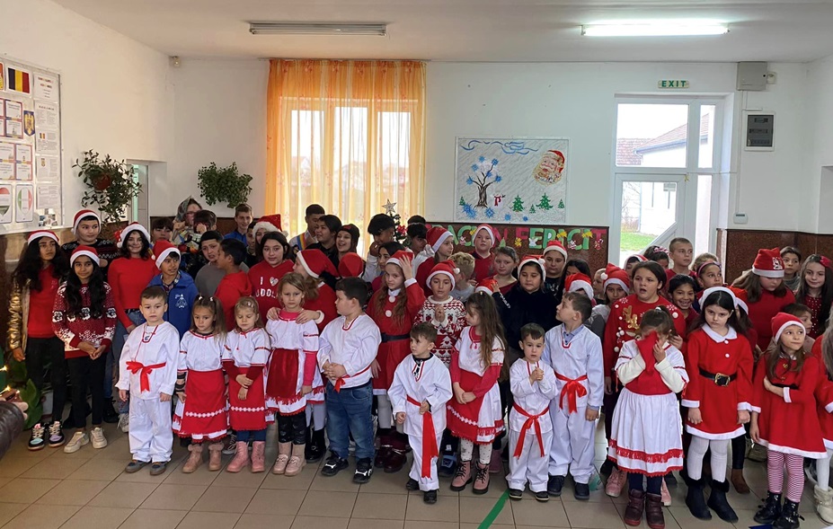 Bucurie și emoții la Şcoala Gimnazială Nr.11 Sătmărel și Grădiniţa Nr.22 Sătmărel