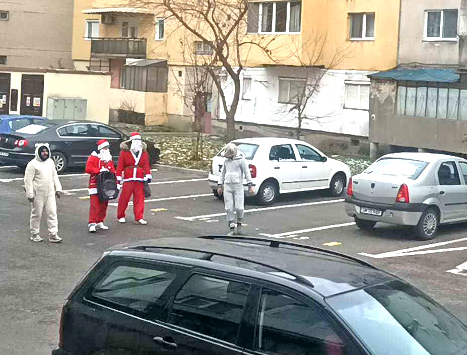 Moși, capre, iepuri  și colinde la boxă