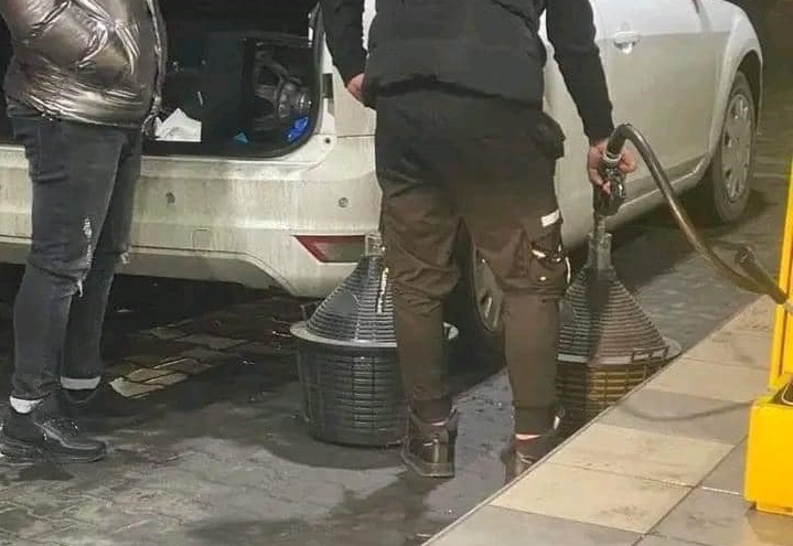 Cu damigenele la peco