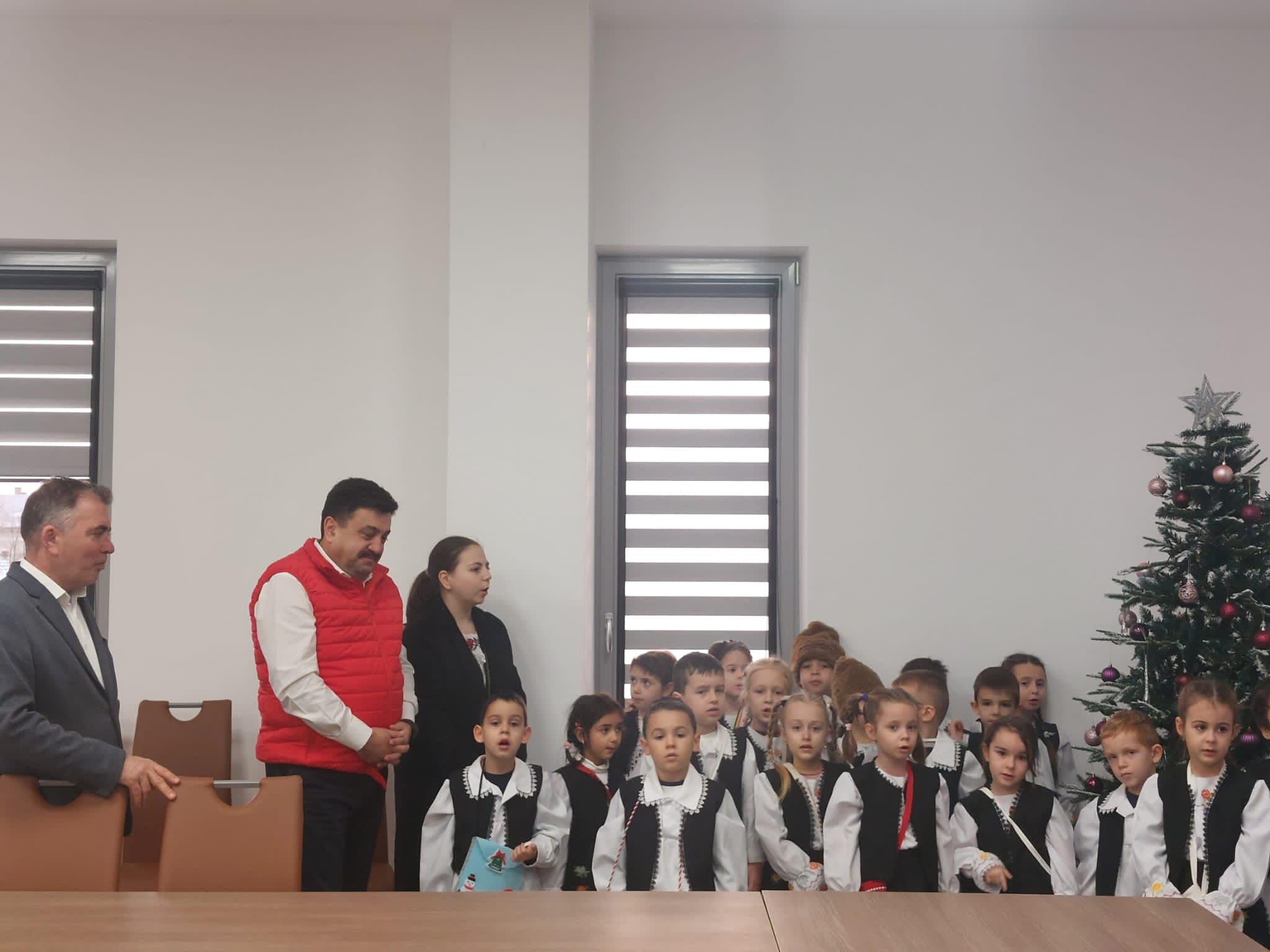 Colinde, colinde...  la Prefectură