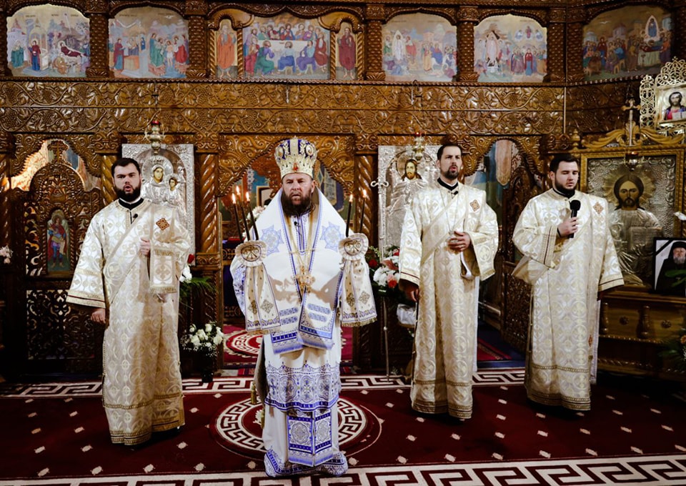 Liturghie Arhierească la Mănăstirea „Sfinții Apostoli Petru și Pavel” Bixad