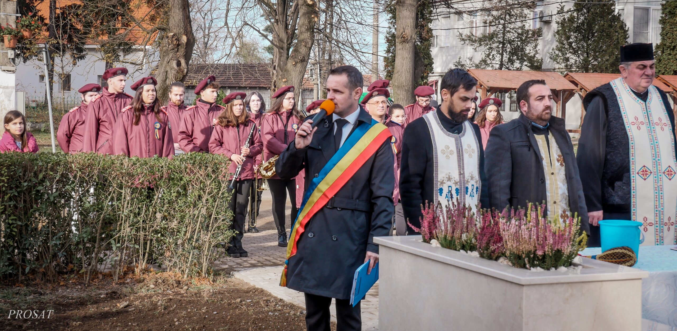 Ziua Națională, marcată  cum se cuvine  la Medieșu Aurit