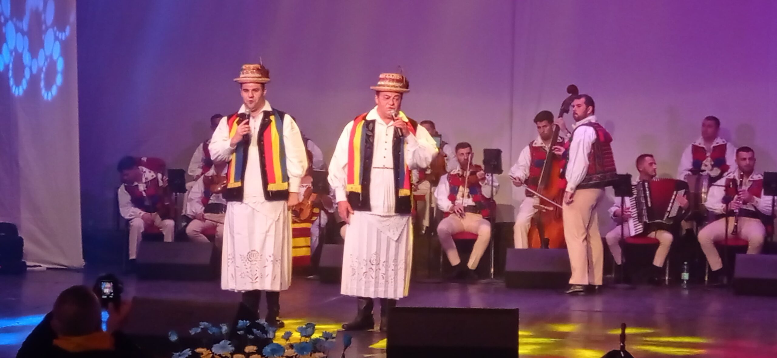 VIDEO/FOTO. REGAL FOLCLORIC de 1 Decembrie la Satu Mare