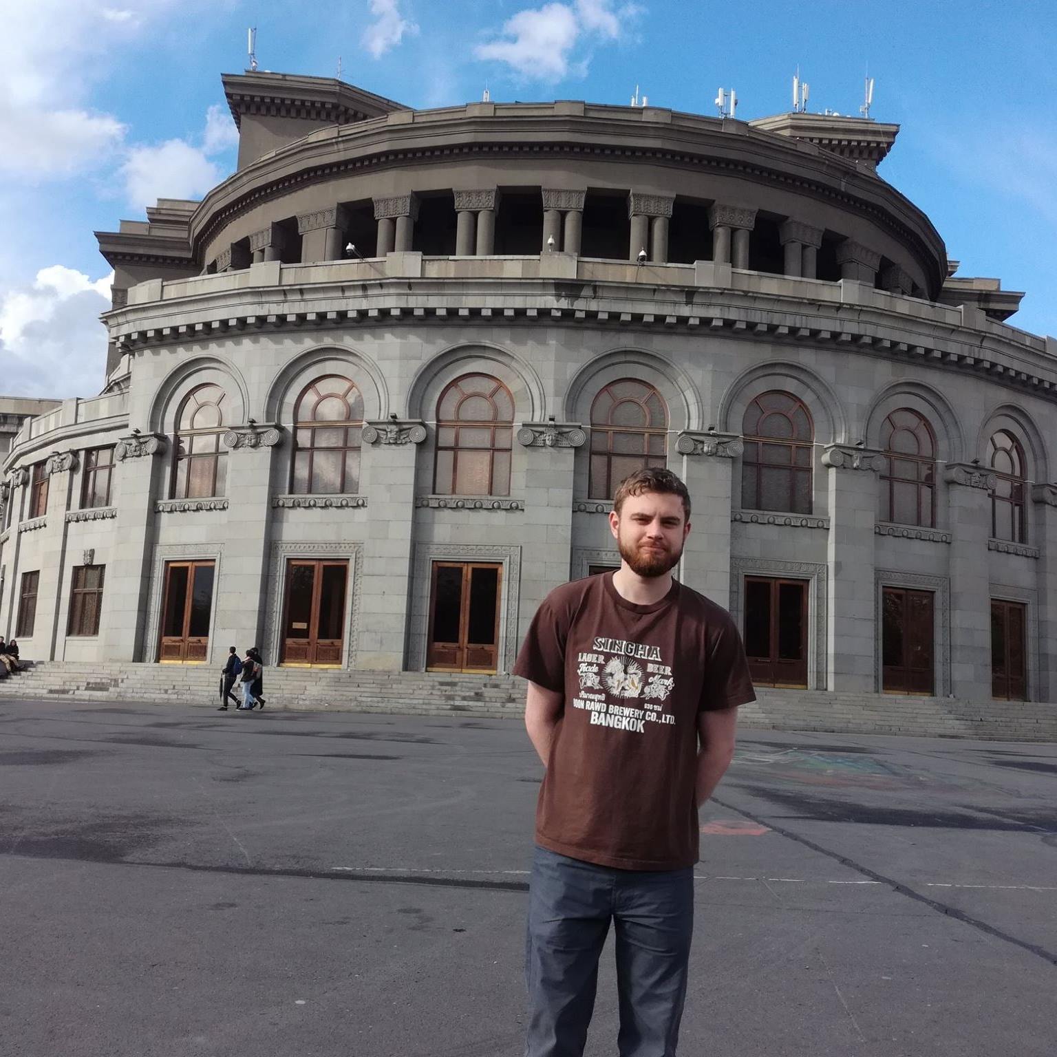 Din pasiune și dragoste pentru locurile natale, un sătmărean dă viață, pe calculator, conacelor, cetăților și castelelor din Transilvania