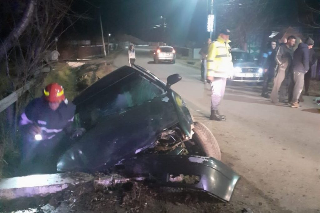 ACCIDENT GRAV în județ. Tânăr de 19 ani, RĂNIT. Șoferul, BĂUT