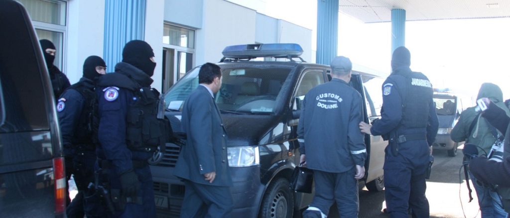 Polițist de frontieră sătmărean, trimis în judecată pentru infracțiuni de corupție