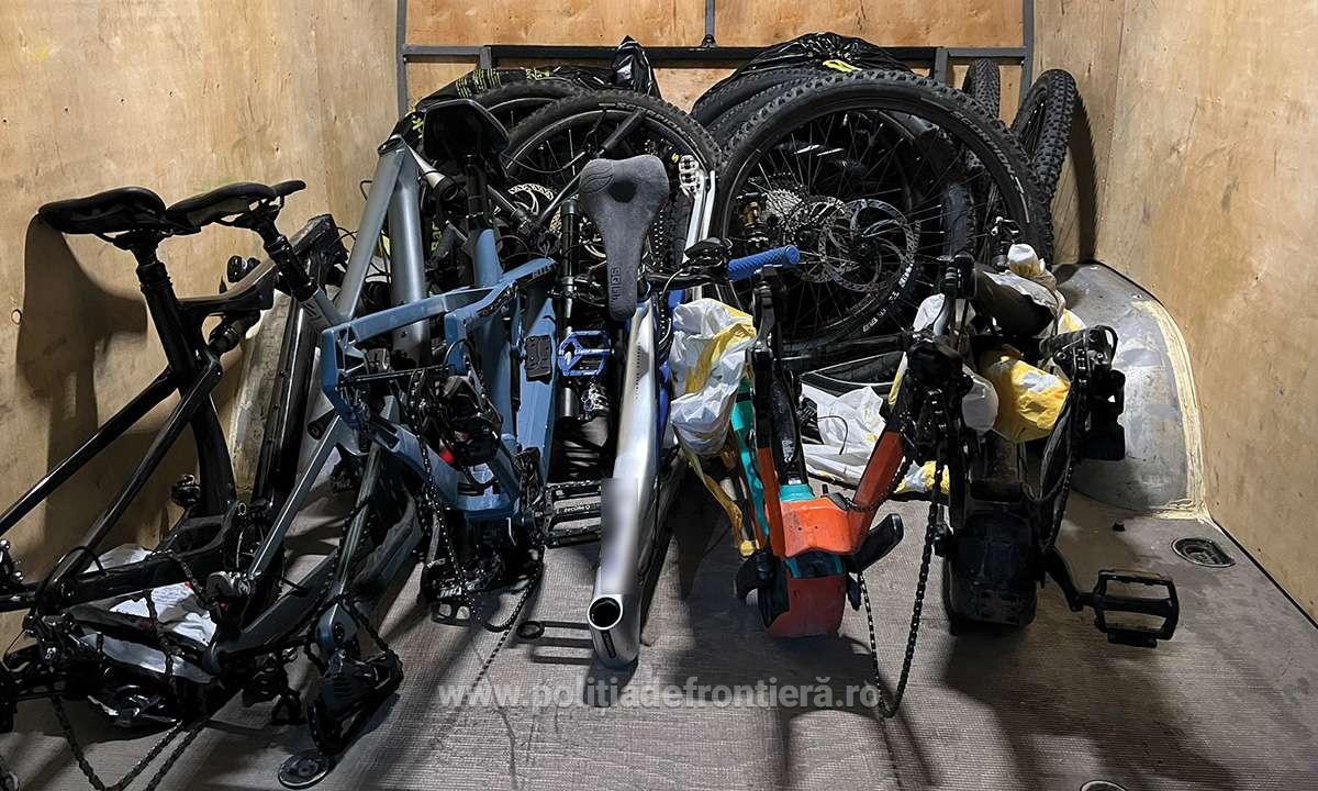 Biciclete furate din Elveția, descoperite în P.T.F. Siret