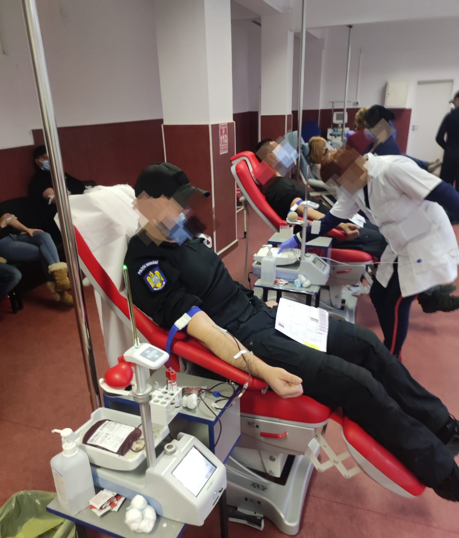 ”Mascații” s-au demascat  și au donat sânge