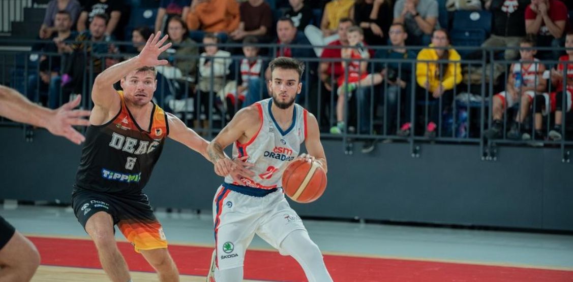 LUCA Năstruţ scrie istorie la CSM Oradea!
