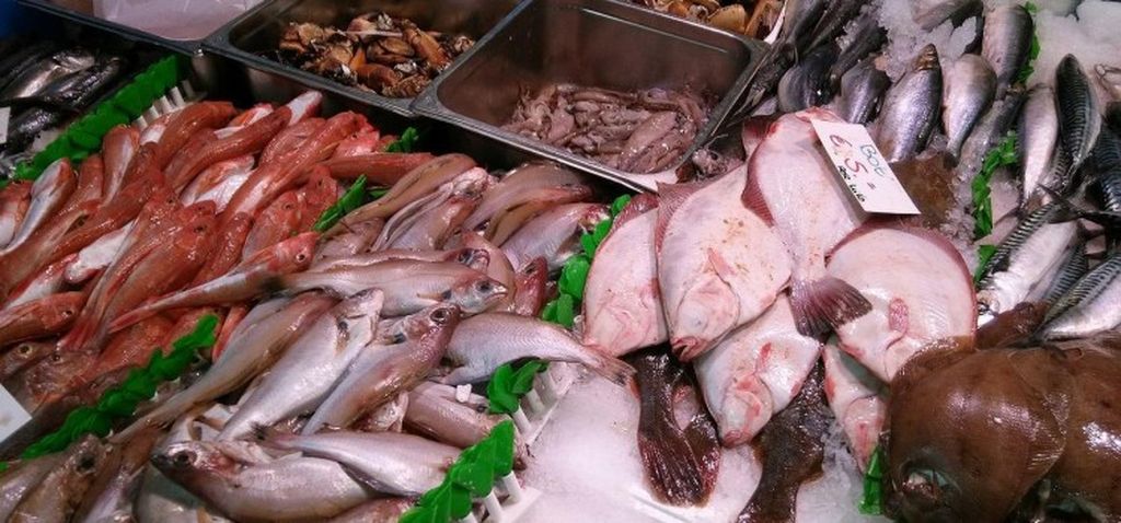 La ce trebuie să fim atenți când achiziționăm pește și produse din pește ?​