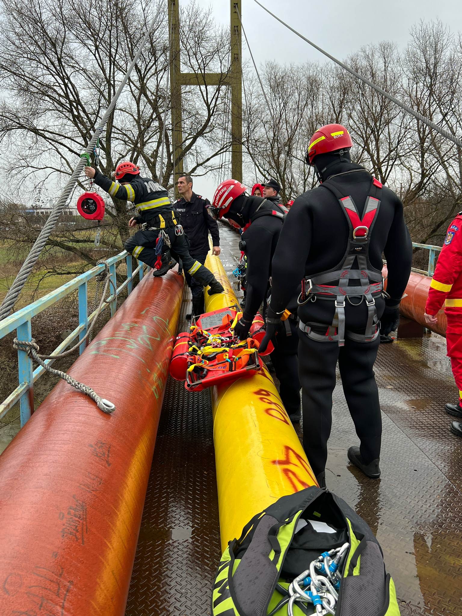Salvare persoană de la înec din apa râului Someș. Exercițiu cu forțe şi mijloace în teren