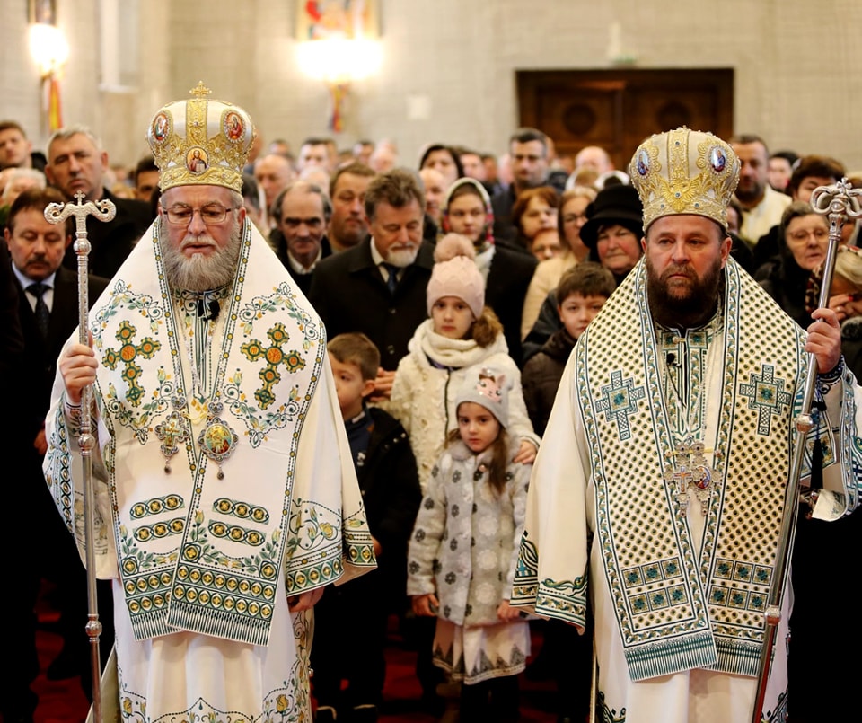FOTOGALERIE. Slujbă Arhierească cu doi episcopi la Hramul Mănăstirii de la Scărișoara