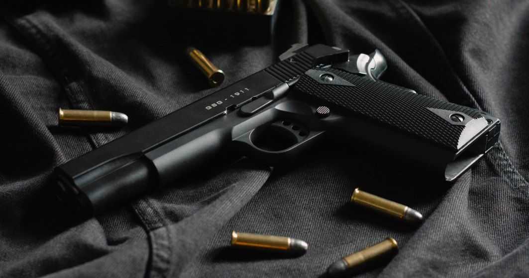 Bărbat cercetat pentru nerespectarea regimului armelor și munițiilor