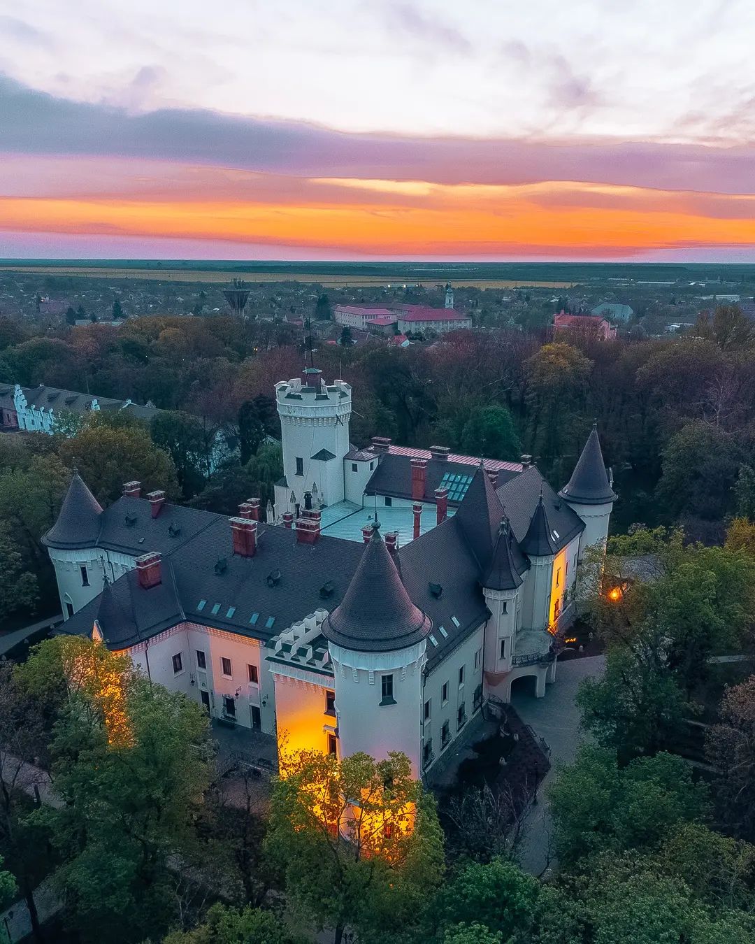 SUPER GIVEAWAY! CINĂ ROMANTICĂ LA CASTELUL DIN CAREI