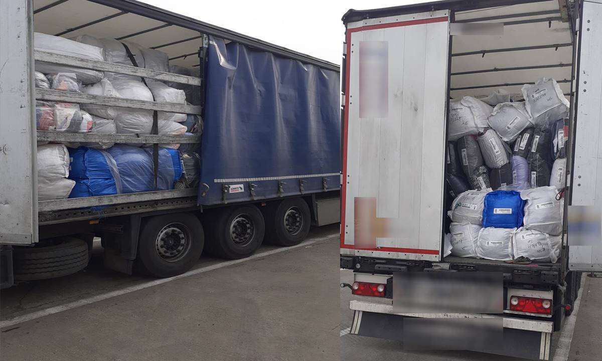Îmbrăcăminte și cauciucuri uzate oprite la intrarea în țară. Aproximativ 20 de tone, în două mijloace de transport