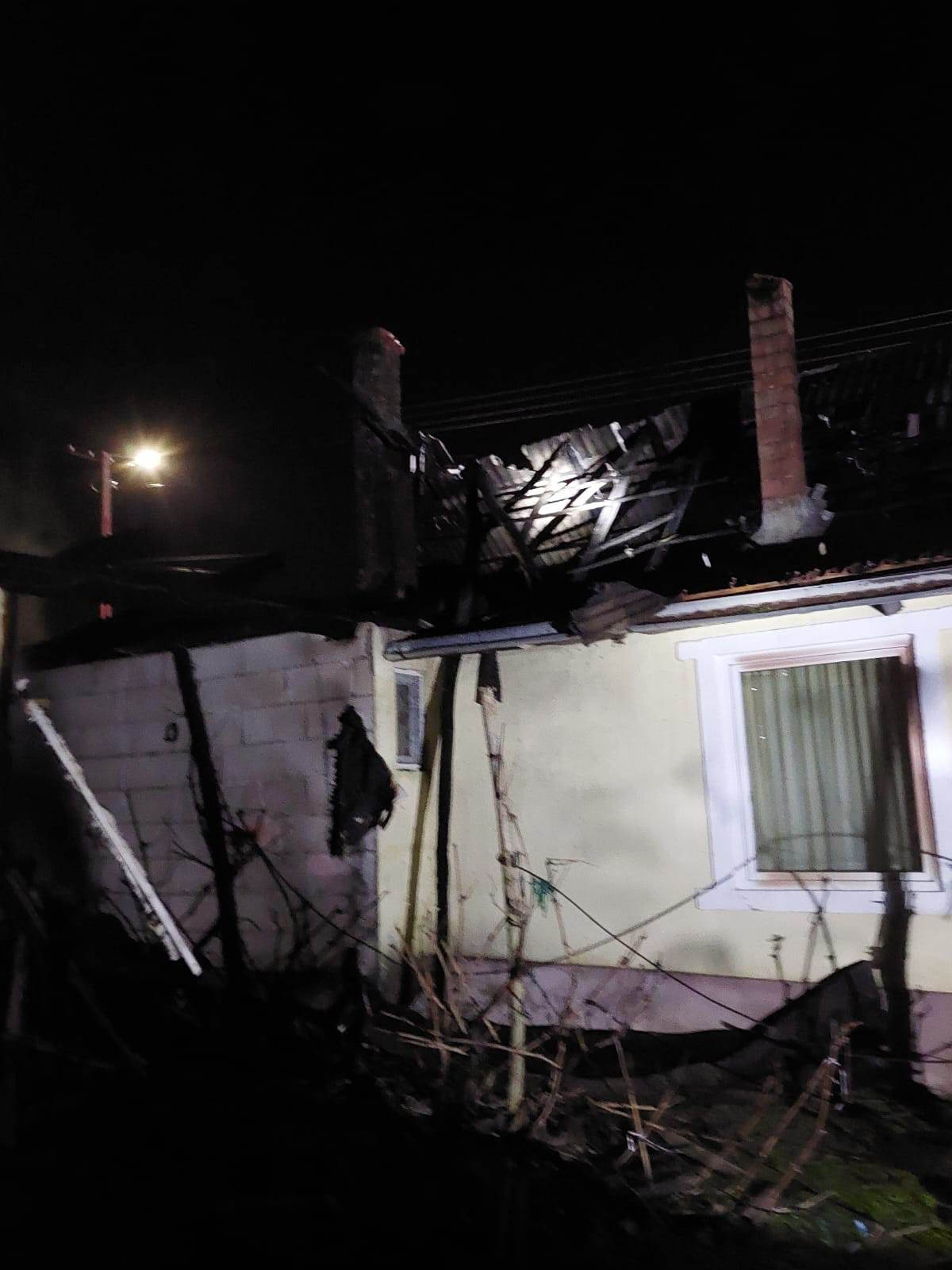 PERICOL. Incendiu de amploare în județ. De la ce a pornit totul