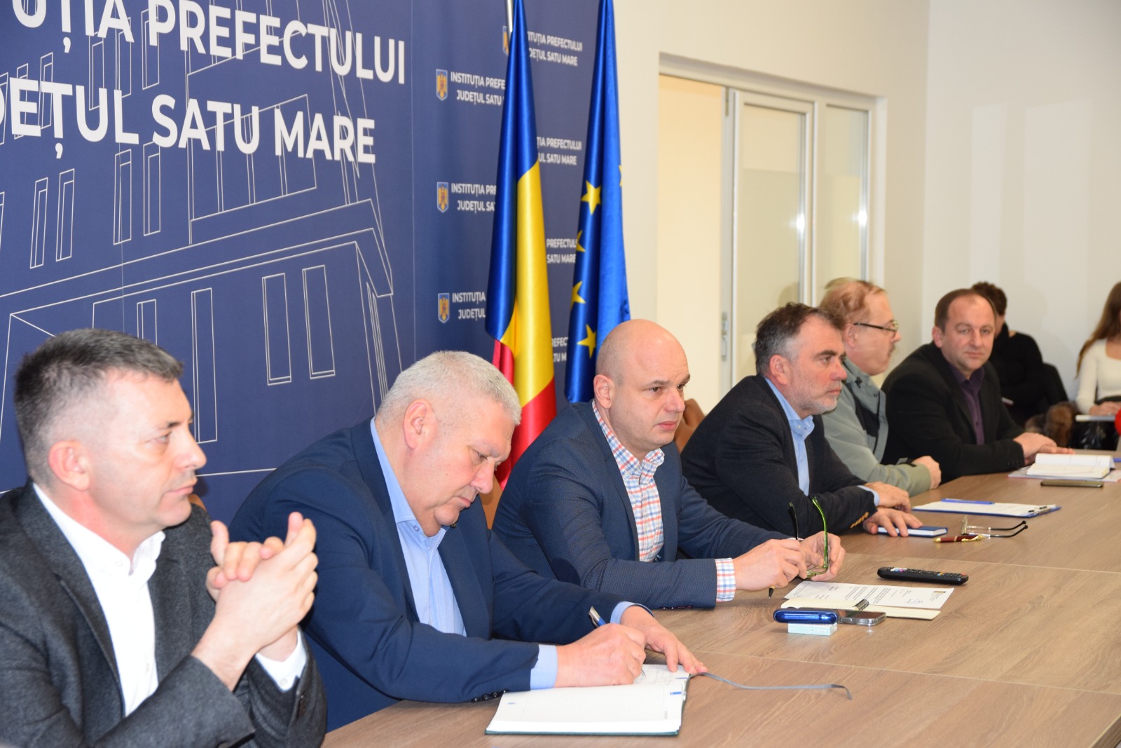 Secretarii de primării, băgați în ședință la Prefectură