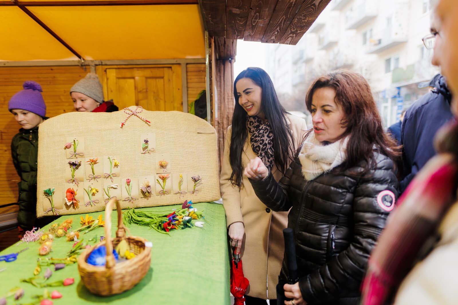 FOTOGALERIE. Târgul Mărțișorului și-a deschis porțile!