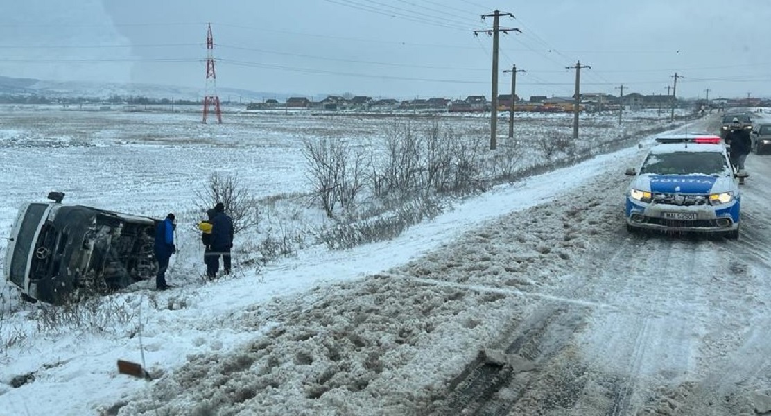 ACCIDENT GRAV în județ. Șoferul a ajuns la SPITAL