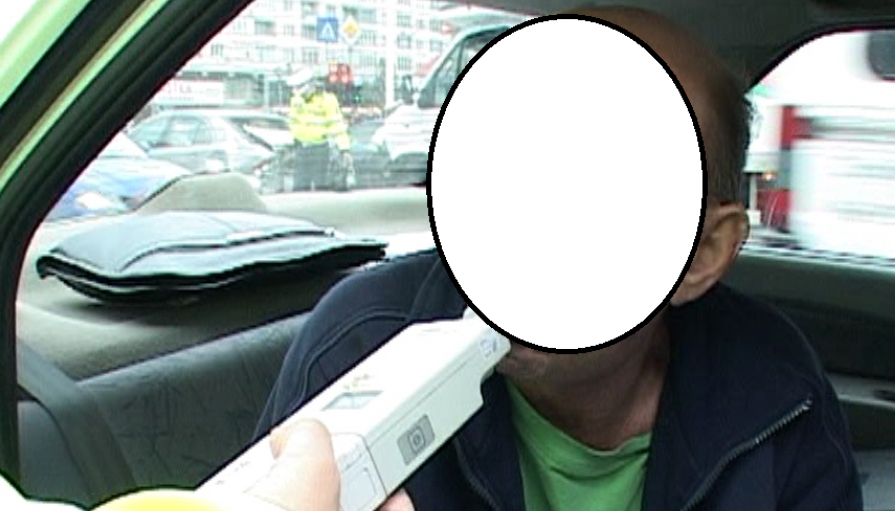 Bătrân de 80 de ani, prins băut la volan. Acum are dosar penal