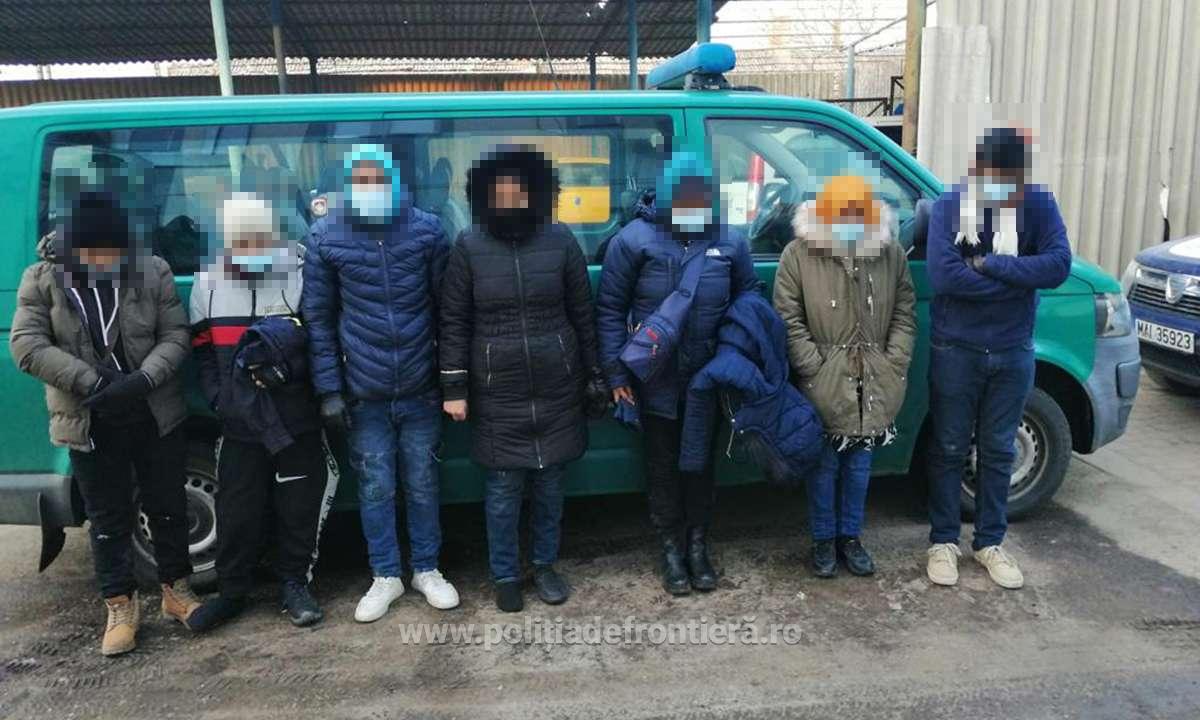 Două călăuze și opt migranți, opriți la frontiera cu Ungaria