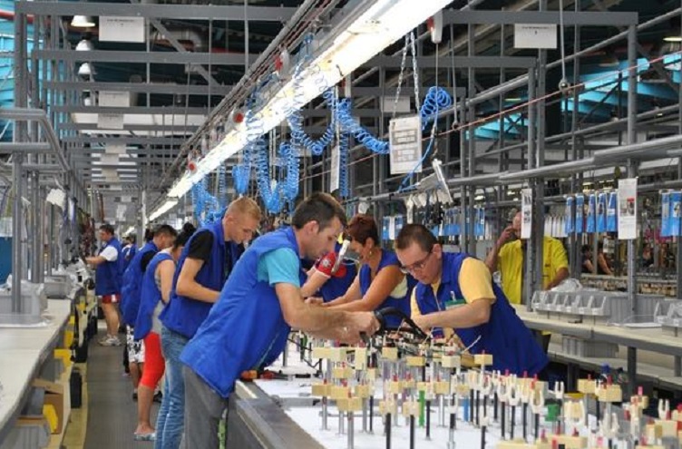 Paradoxul economiei sătmărene