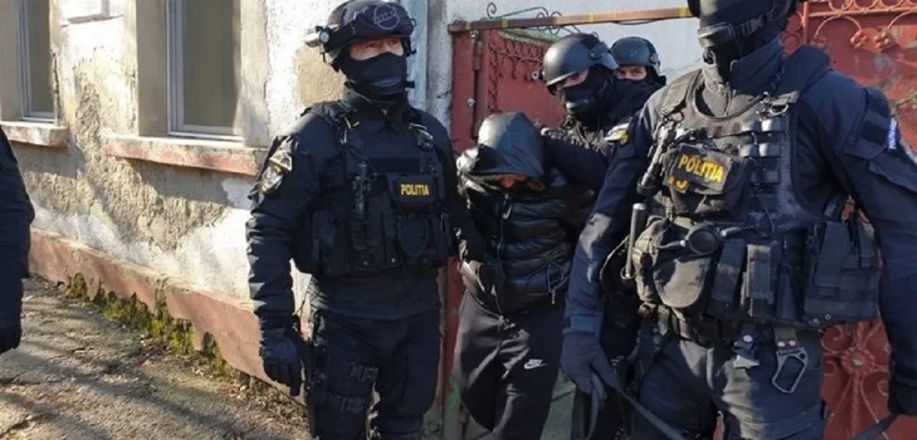 DROGURI de mare risc, găsite la Satu Mare. Percheziții pe bandă rulantă în județ