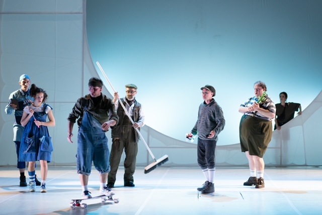 Spectacolul MOMO se joacă sub semnul Campaniei Naționale „Artiștii pentru Artiști”