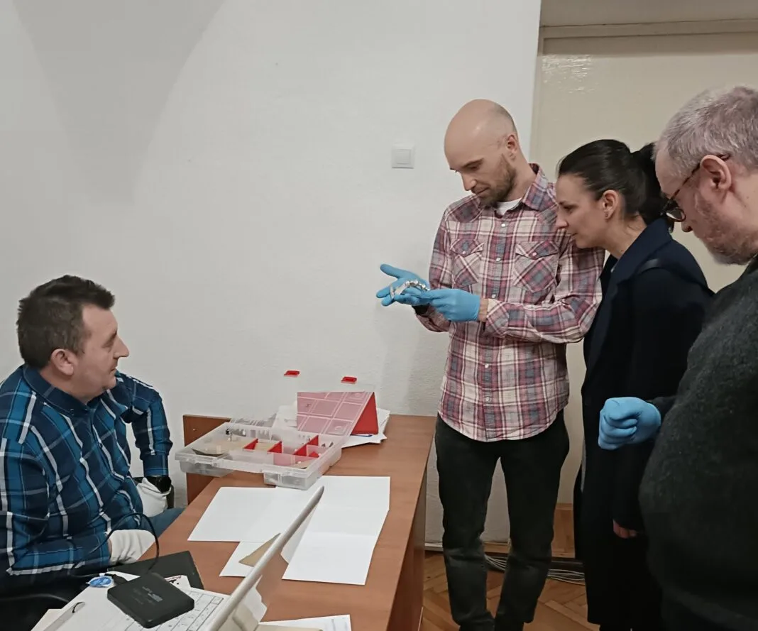 FOTO. COMOARĂ descoperită de un SĂTMĂREAN. A stat peste 2.200 de ani ascunsă sub pământ