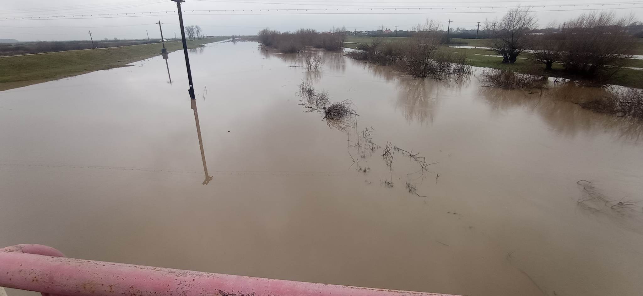 Pericol de inundații în județ