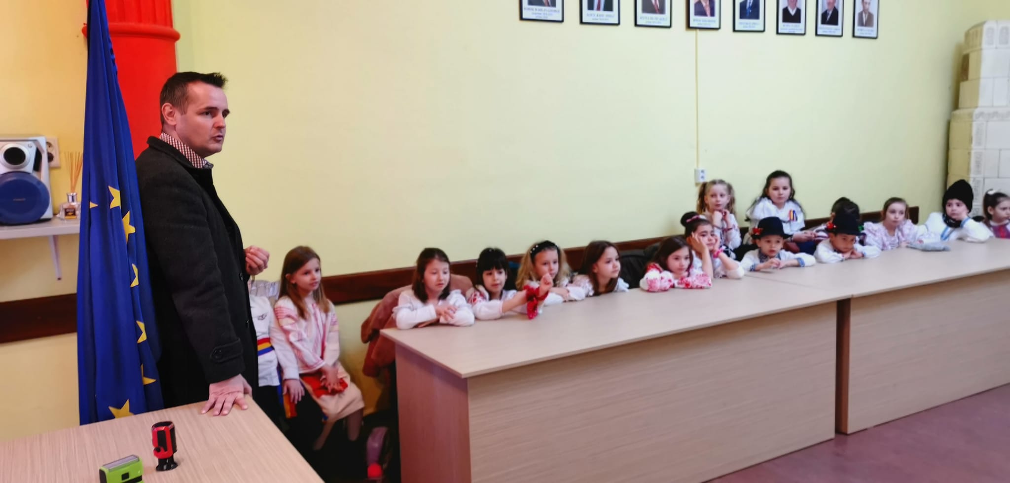 Elevii din Medieșu Aurit, în vizită la Primărie