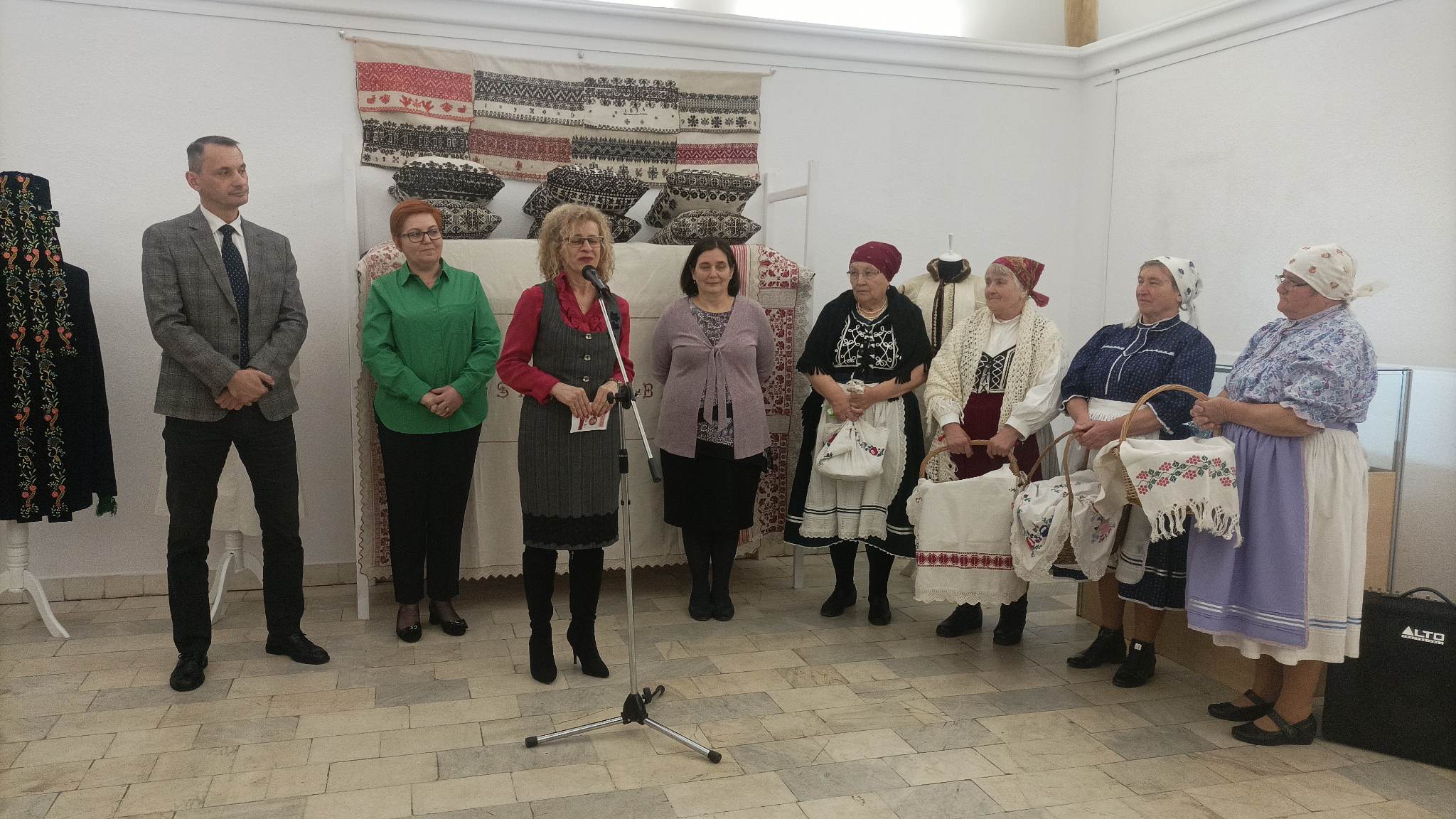 EXPOZIȚIE. A avut loc vernisajul expoziției „Mărturii ale trecutului”