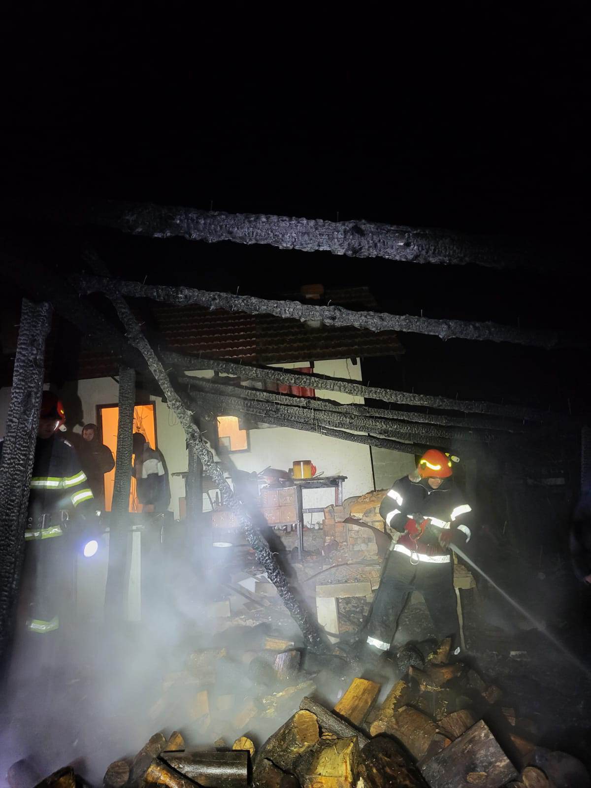 Incendiu violent în Țara Oașului