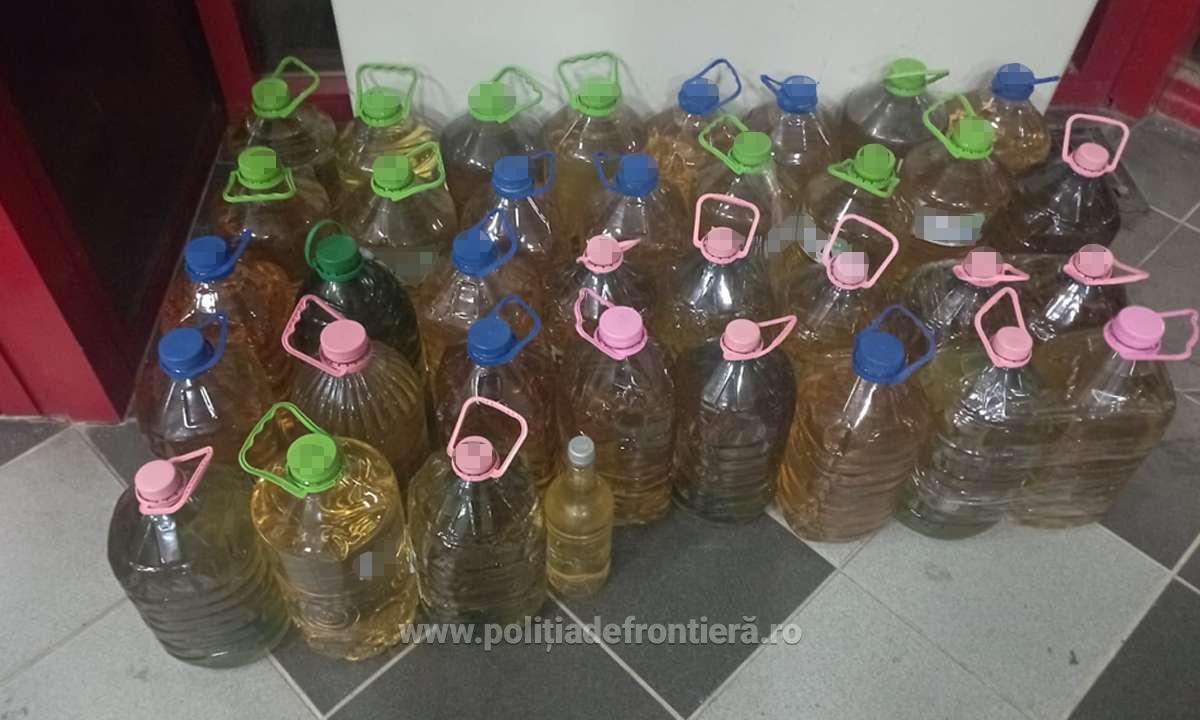 FOTO. Pălincă pentru diasporă, confiscată la Petea