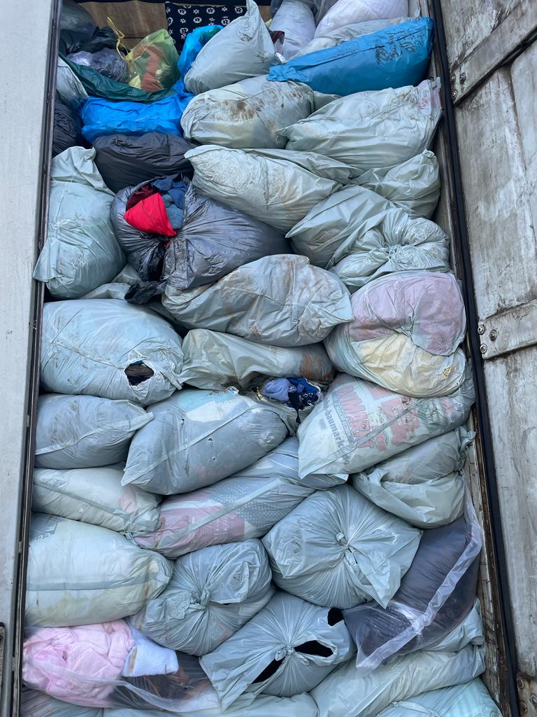 17 tone de haine second hand oprite la Petea